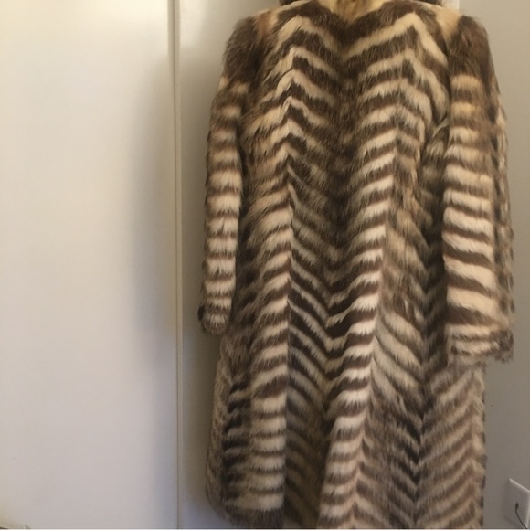 Vintage Fur Coat - Picture 3 of 11